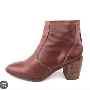 Madewell Brown Leather Ankle Booties - Size 6
